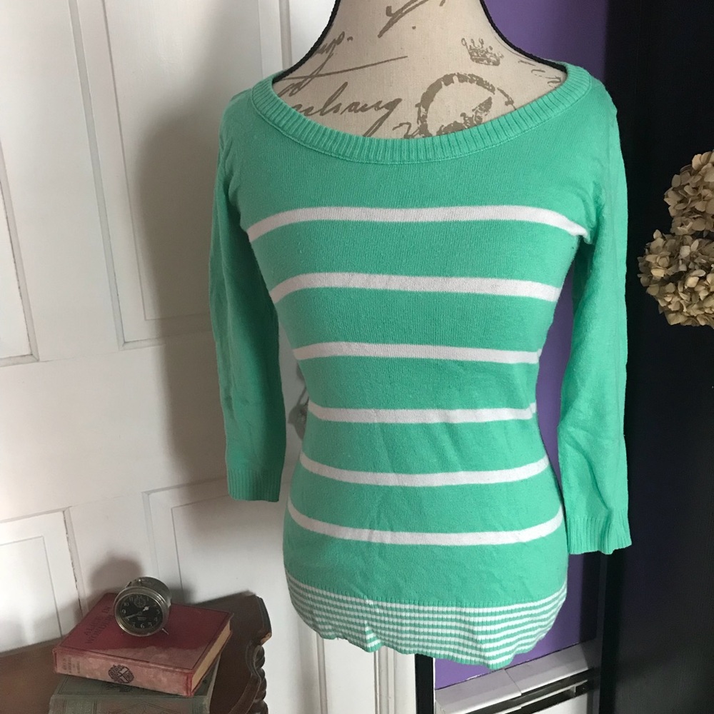 Gap sweater